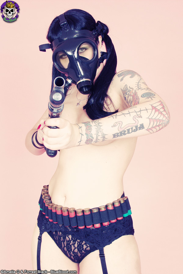 dana dark latex gasmask shotgun