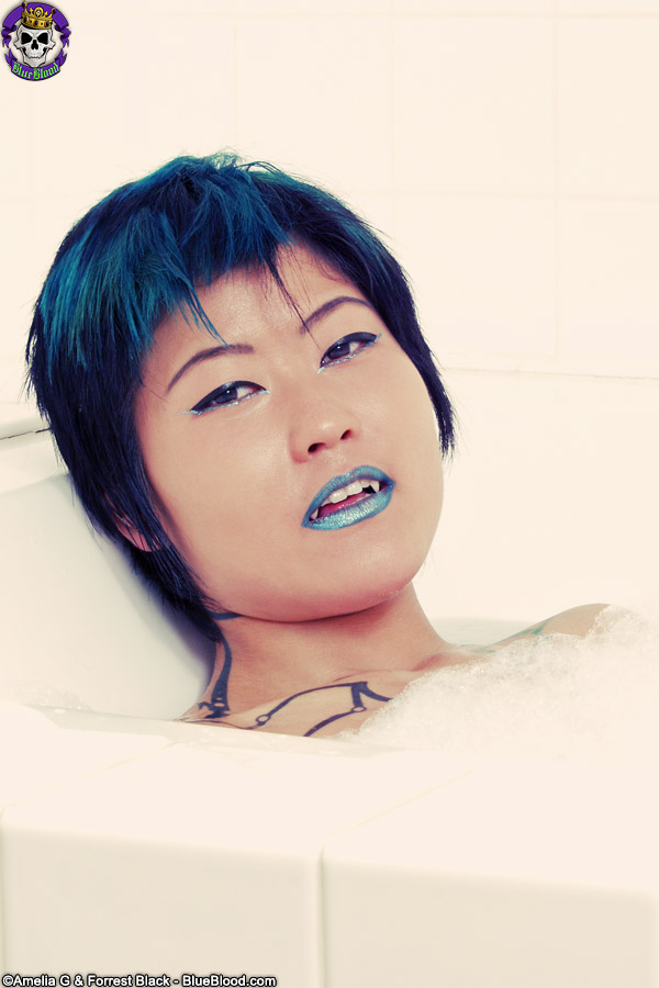 jade blue eclipse bubble bath permanent vampire fangs