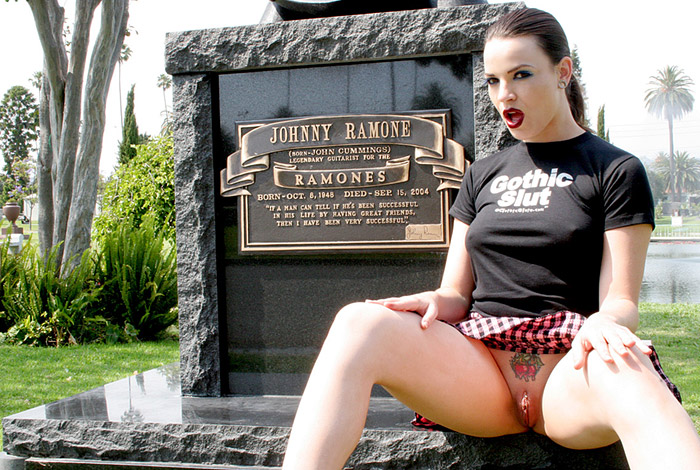BlueBloods GothicSluts Dana DeArmond Johnny Romone