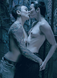 Jiz Lee and Syd Blakovich go exploring together naked
